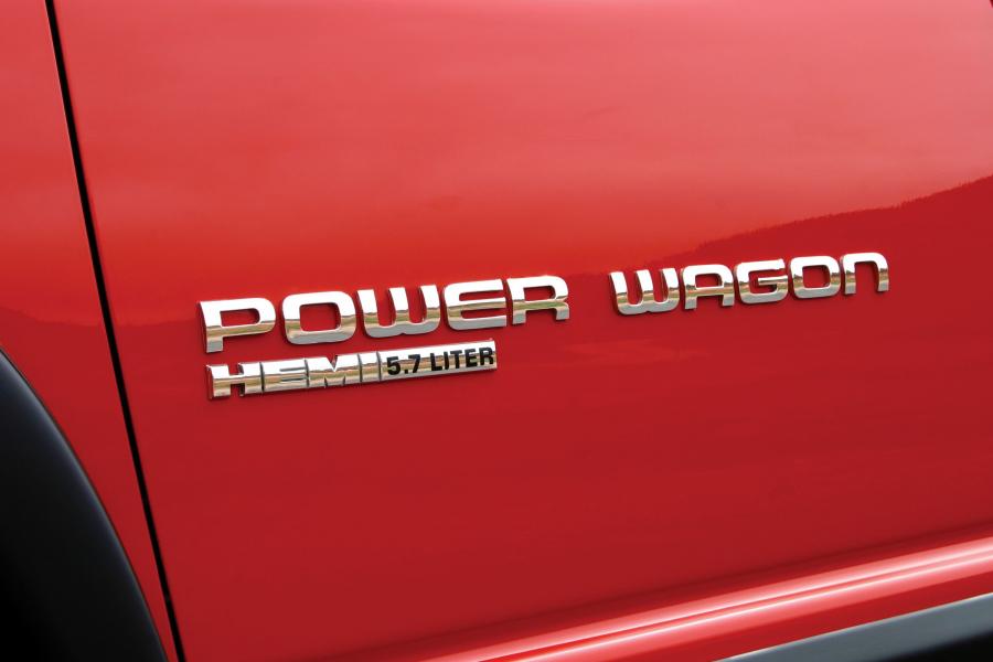  Dodge Ram Power Wagon Quad Cab 2005 года  (фото 22 из 61)